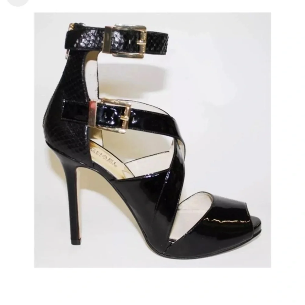 Michael Kors Tamara Women's Black Patent Leather Open Toe Heels Shoes, size 9.5